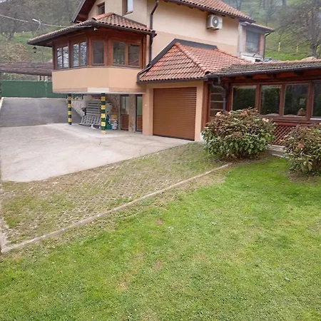 Pharaoh Semesterbostad Visoko